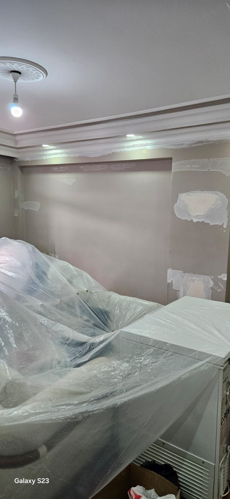 Boya öncesi duvar tamiri ve eşya koruması